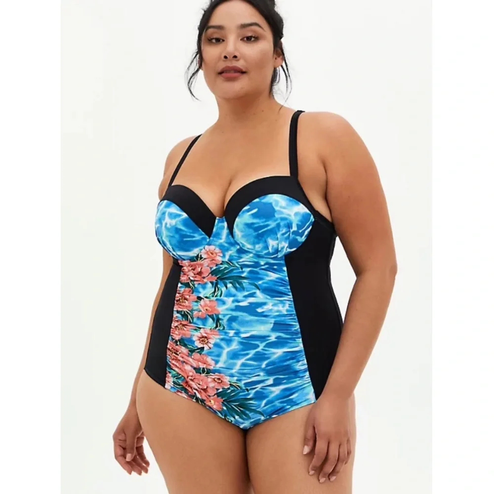 NWT TORRID lattice back tropical blue water floral swimsuit